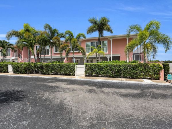 475 Tequesta Drive, Unit 16, Tequesta, FL 33469