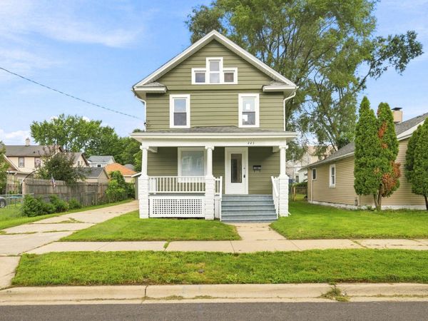 223 Bevier Place , Aurora, IL 60505