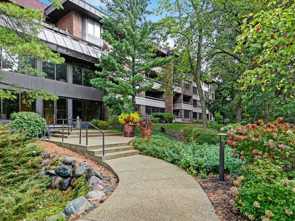 1409 Burr Oak Road , Unit 310A, Hinsdale, IL 60521
