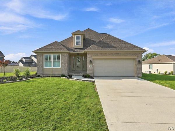 8 Samantha Court , Buffalo, NY 14224