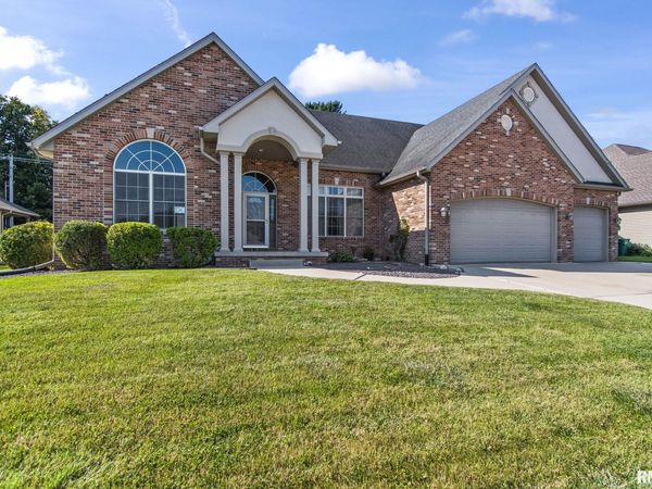 2312 W LAUREL Avenue, Springfield, IL 62704