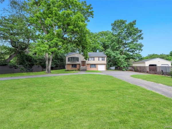 87 Holbrook Road, Centereach, NY 11720