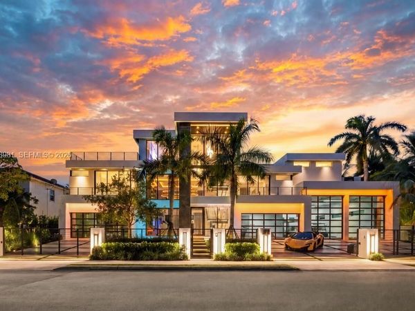 725 Poinciana Dr , Fort Lauderdale, FL 33301