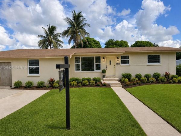 1115 W 51st Pl, Hialeah, FL 33012