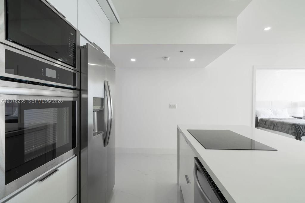 7601 E Treasure Dr, Unit PH206, North Bay Village, FL 33141 Photo