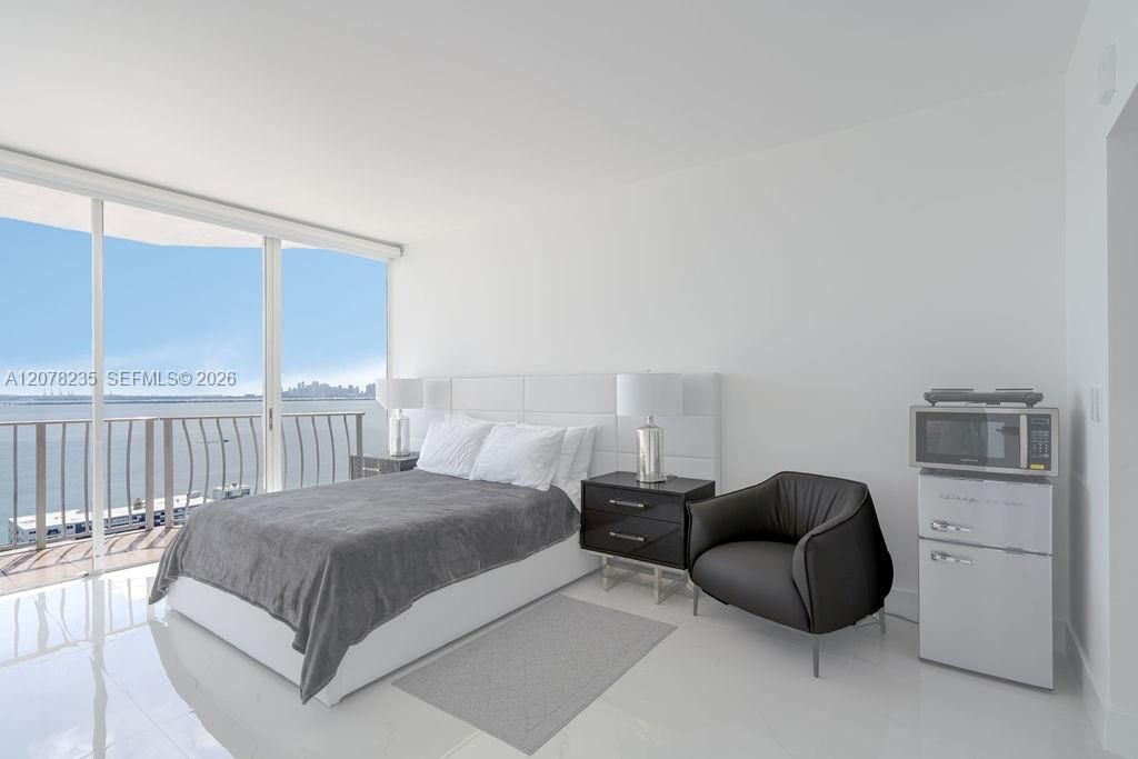 7601 E Treasure Dr, Unit PH206, North Bay Village, FL 33141 Photo