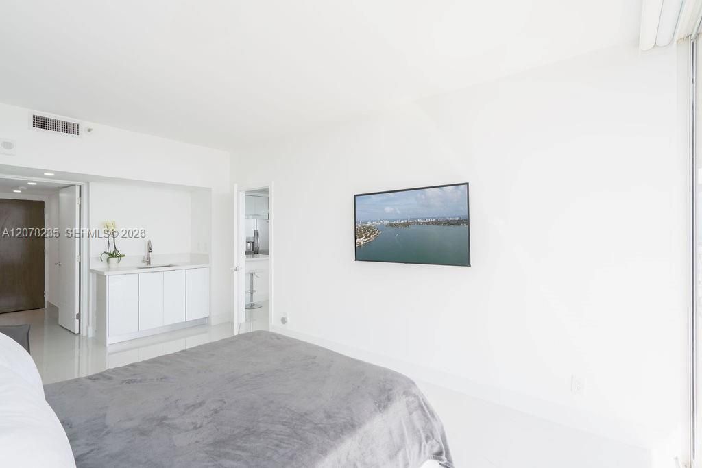 7601 E Treasure Dr, Unit PH206, North Bay Village, FL 33141 Photo