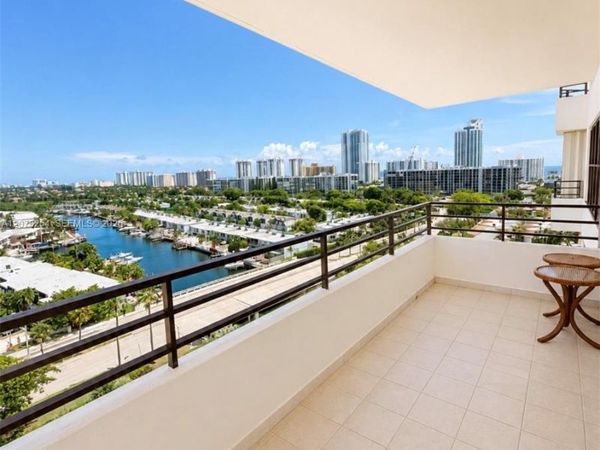 2500 Parkview Dr , Unit 1207, Hallandale Beach, FL 33009