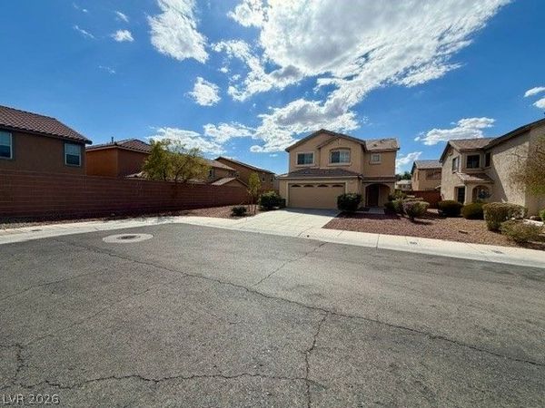 1129 Autumn Grass Street, Henderson, NV 89052