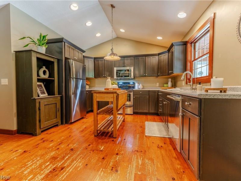 4754 Yackey Drive NW, Strasburg, OH 44680 Photo 11