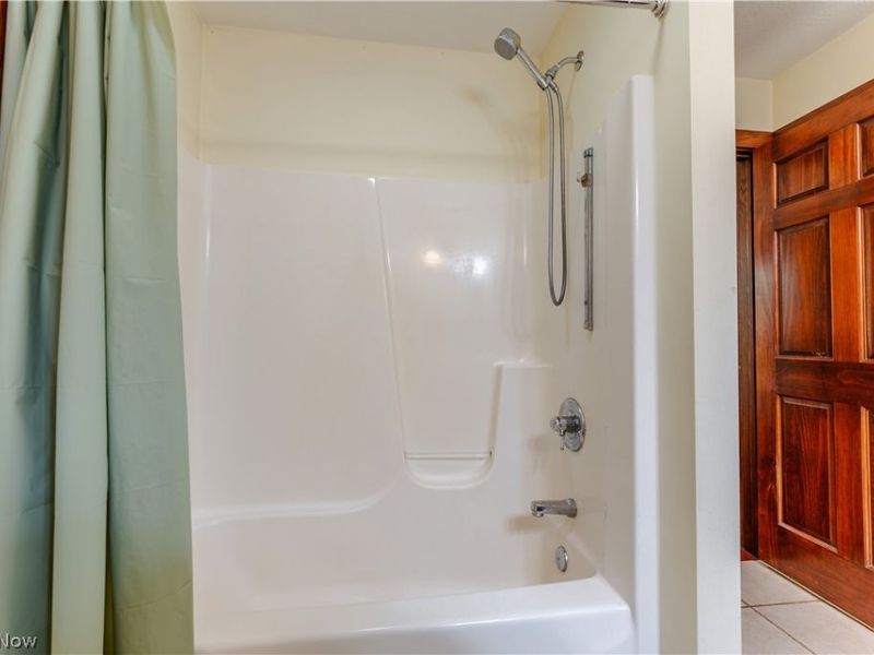 4754 Yackey Drive NW, Strasburg, OH 44680 Photo 17