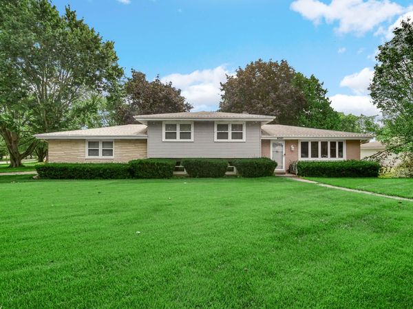 9507 Cleveland, Crown Point, IN 46307