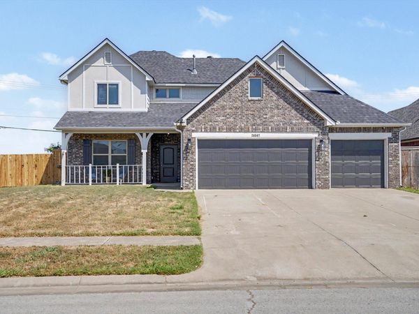 20507 E 31st Place S, Broken Arrow, OK 74014