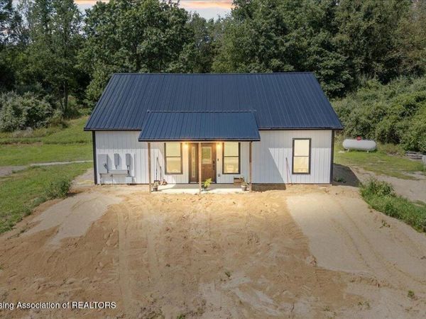 25455 L Drive, Albion, MI 49224