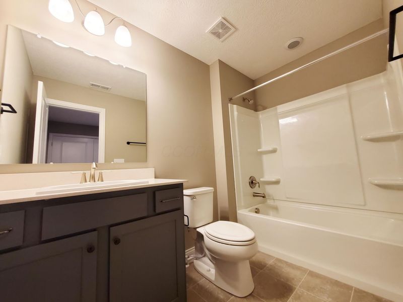 6422 Hamilton Woods Boulevard N, Columbus, OH 43081 Photo 16