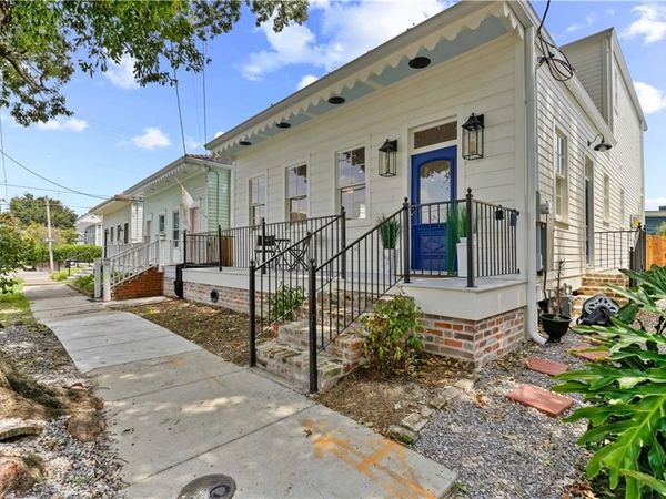 731 VALENCE Street , New Orleans, LA 70115