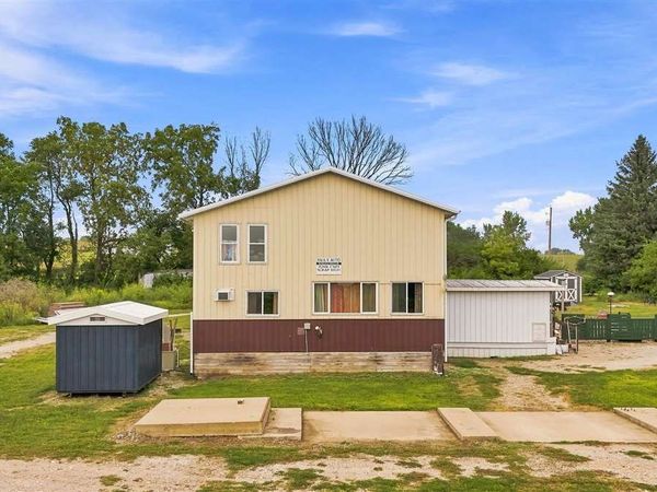 2973 Iowa 92, Rose Hill, IA 52586