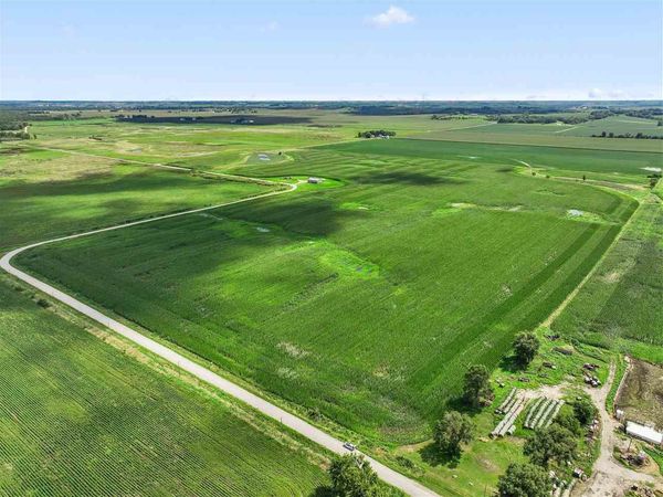 130th Street Parcel#s 111704030 & 112001024, Marengo, IA 52301