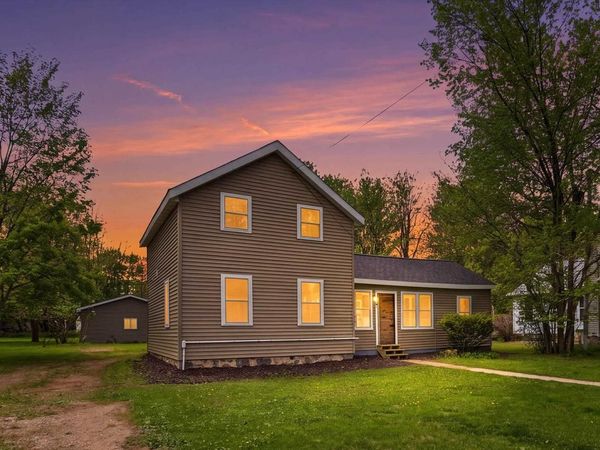 600 ROYALTON STREET, Waupaca, WI 54981