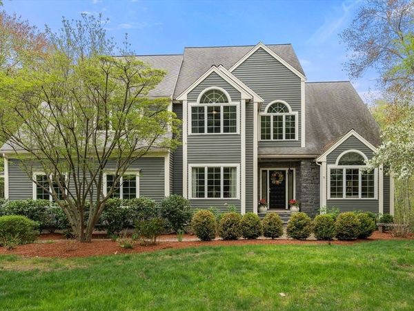 71 Sears Rd, Southborough, MA 01772