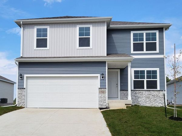 2893 Prairielight Drive , Hiawatha, IA 52233