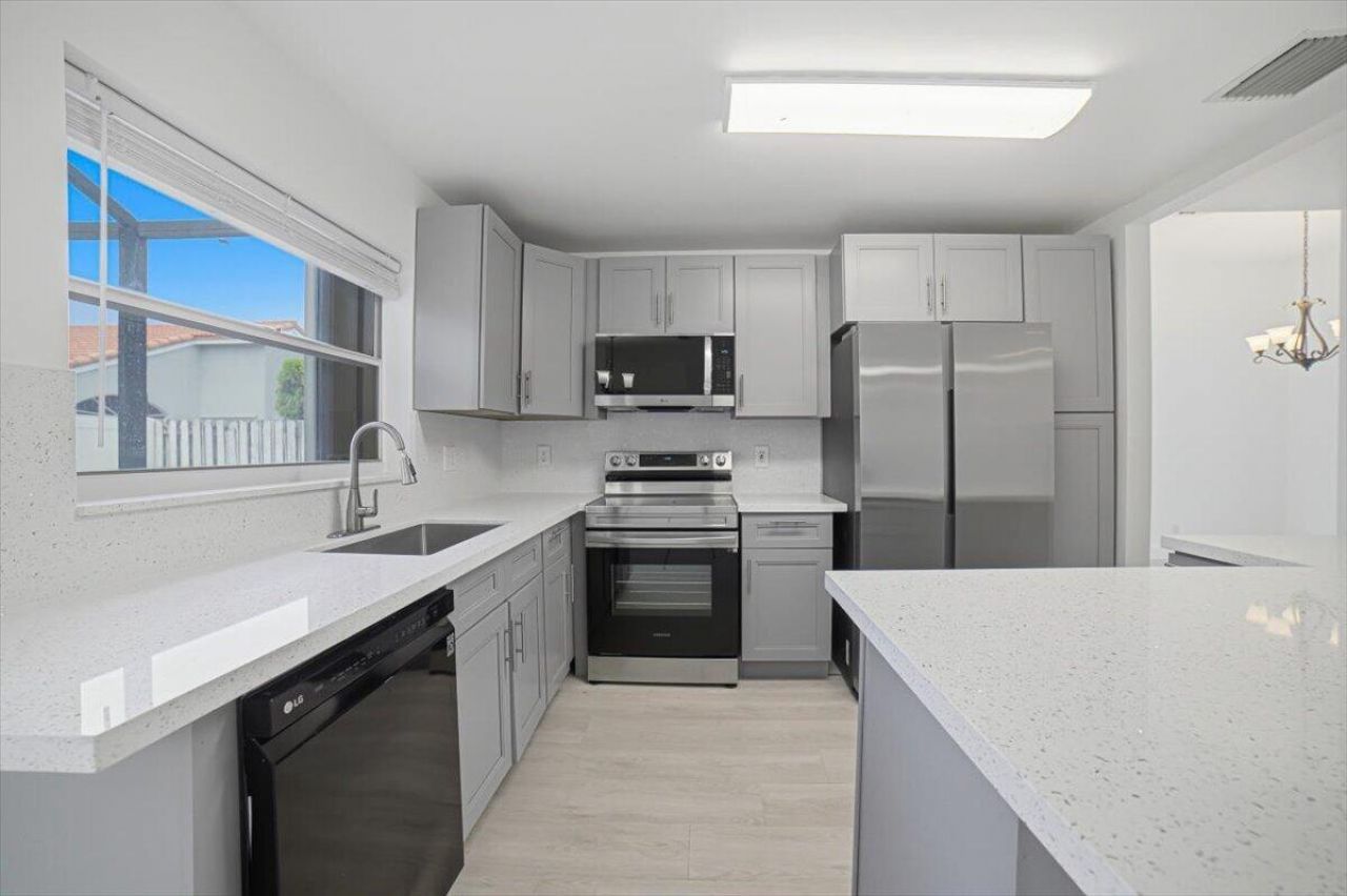 1378 SW 180th Avenue, Pembroke Pines, FL 33029 Photo