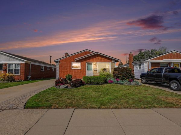 32011 Saint Margaret, Saint Clair Shores, MI 48082
