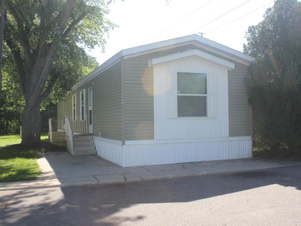 4998 Marlette Avenue SE, Kentwood, MI 49548