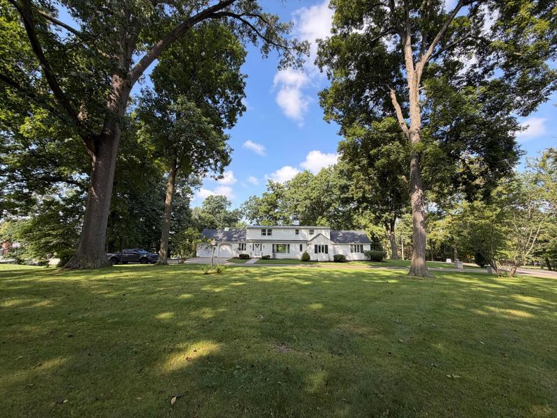 800 Club Drive , Mount Vernon, OH 43050 Photo 7