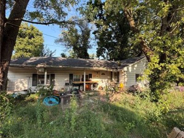 94 Bethesda Drive, Belleville, IL 62223