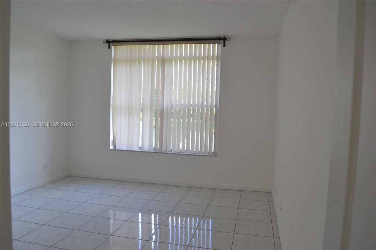 3670 Inverrary Dr, Unit 2D, Lauderhill, FL 33319 Photo