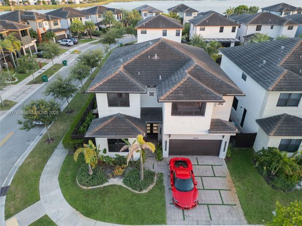 8824 NW 161st Ter , Miami Lakes, FL 33018