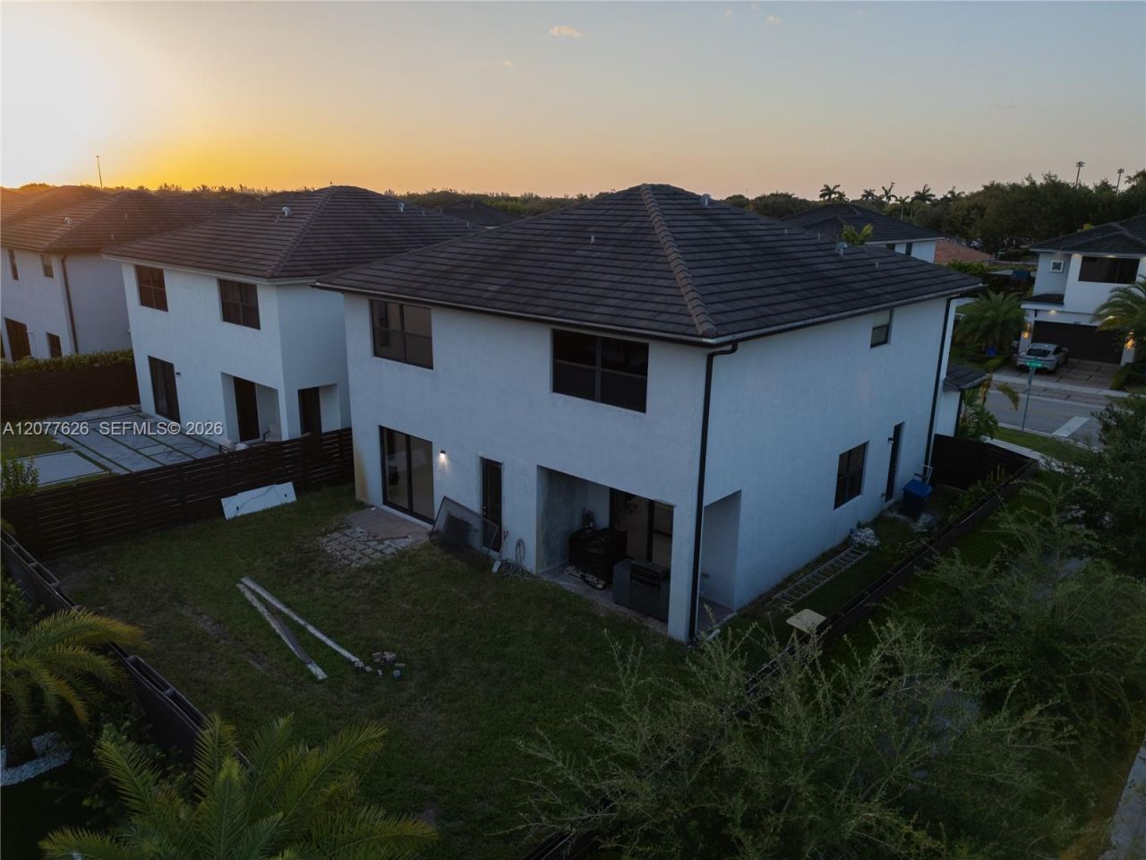 8824 NW 161st Ter , Miami Lakes, FL 33018 Photo