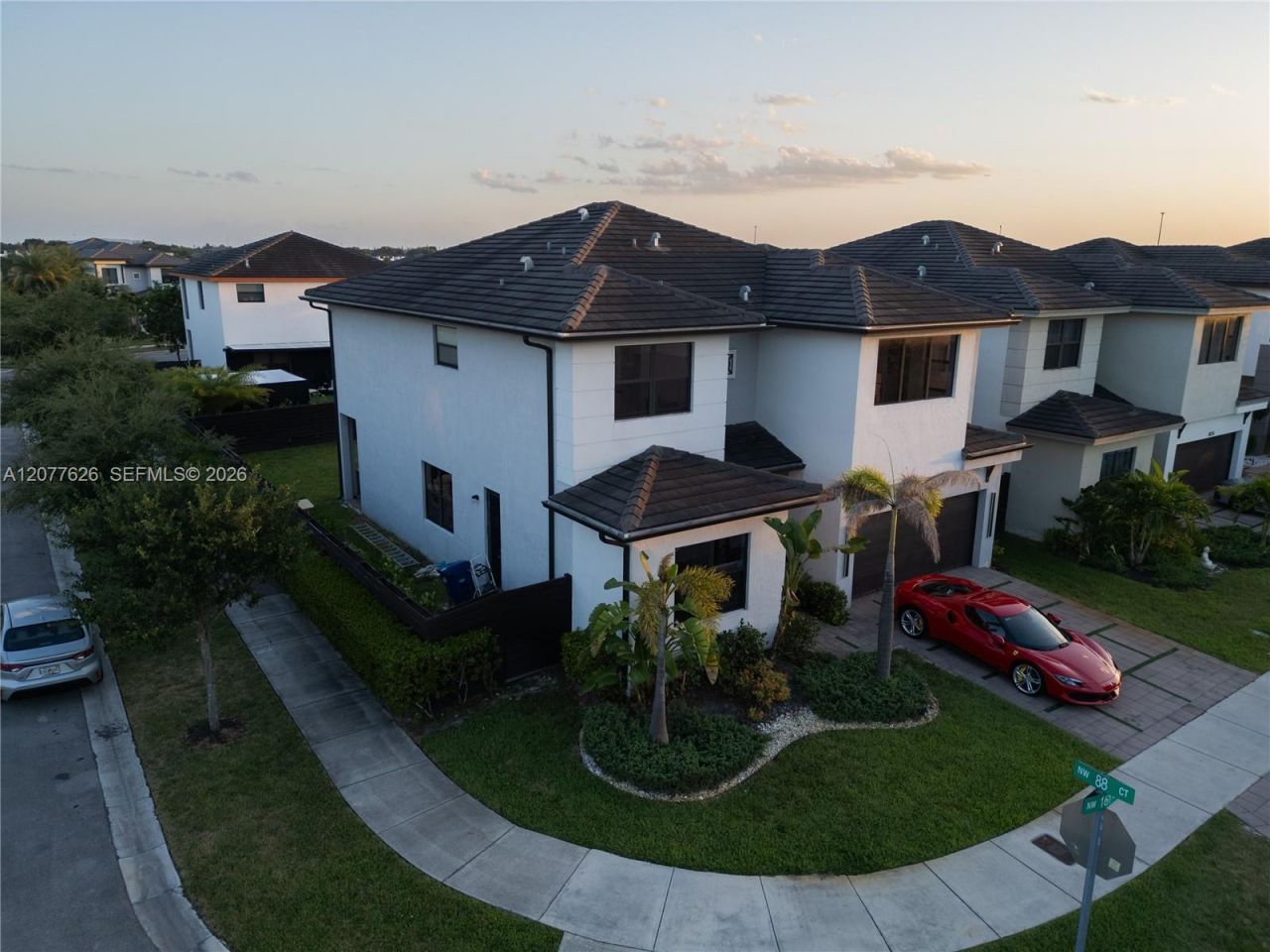 8824 NW 161st Ter , Miami Lakes, FL 33018 Photo