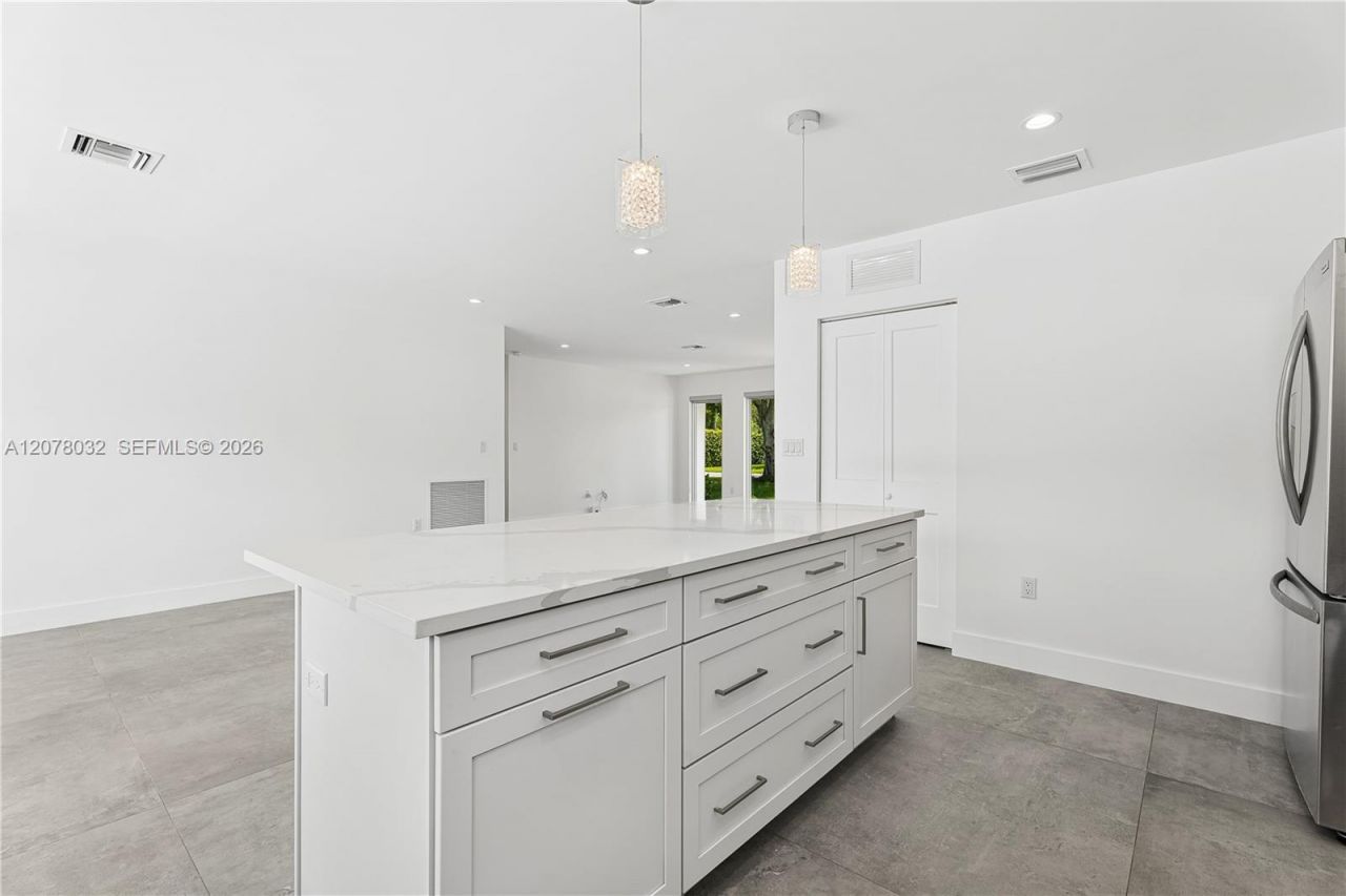 6099 SW 38th St, Miami, FL 33155 Photo
