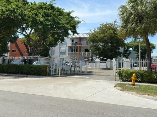 11301 SW 200th St , Unit 104-A, Miami, FL 33157