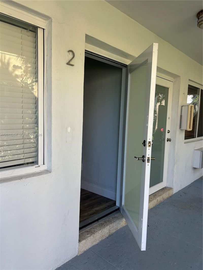 415 76th St, Unit 2, Miami Beach, FL 33141 Photo