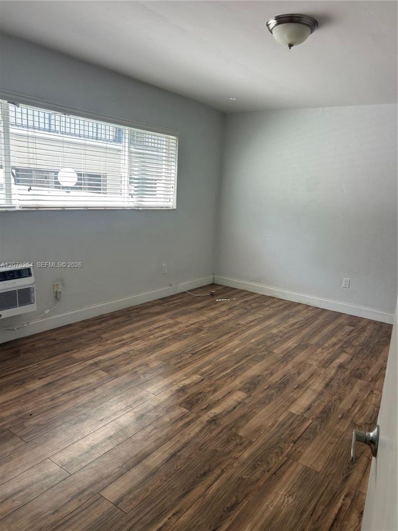 415 76th St, Unit 2, Miami Beach, FL 33141 Photo