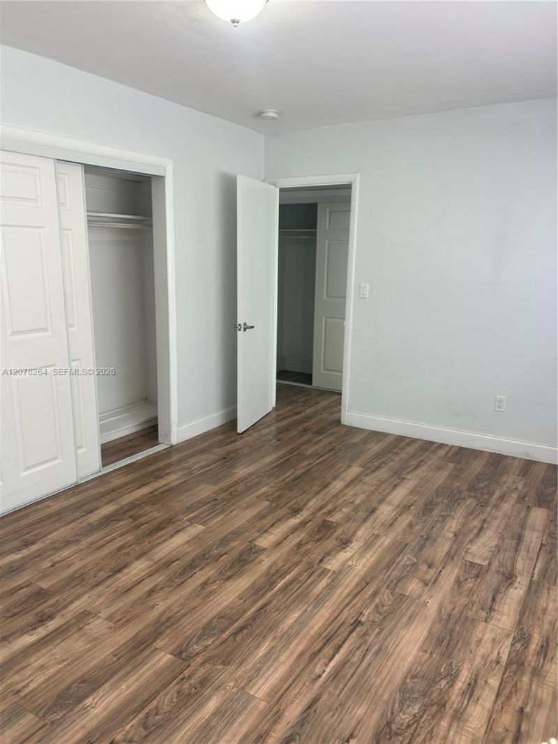 415 76th St, Unit 2, Miami Beach, FL 33141 Photo