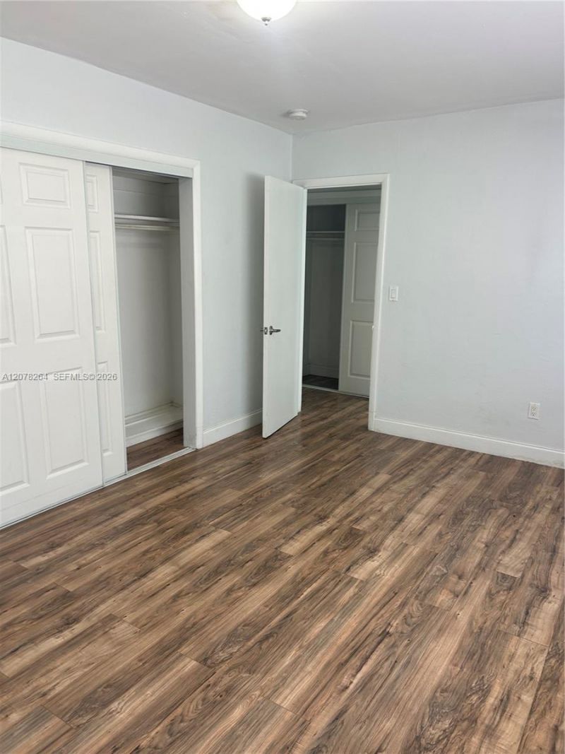 415 76th St, Unit 2, Miami Beach, FL 33141 Photo