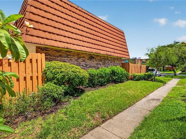 1448 Park Shore CIR, Unit 2, FORT MYERS, FL 33901
