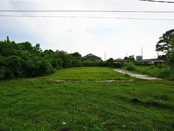 2423 ELMWOOD Park , New Orleans, LA 70114