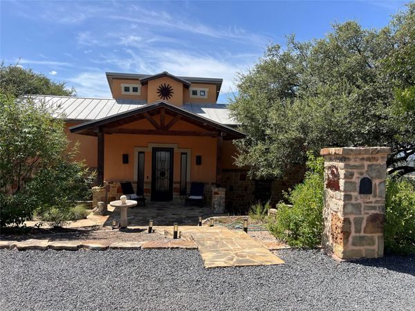 400 N Ronay DR, Spicewood, TX 78669