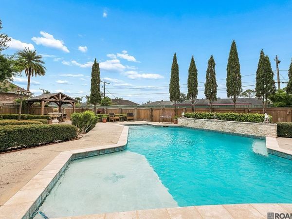 311 Riverwood Dr, St Rose, LA 70087