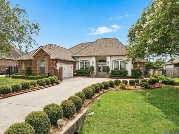 311 Riverwood Dr, St Rose, LA 70087