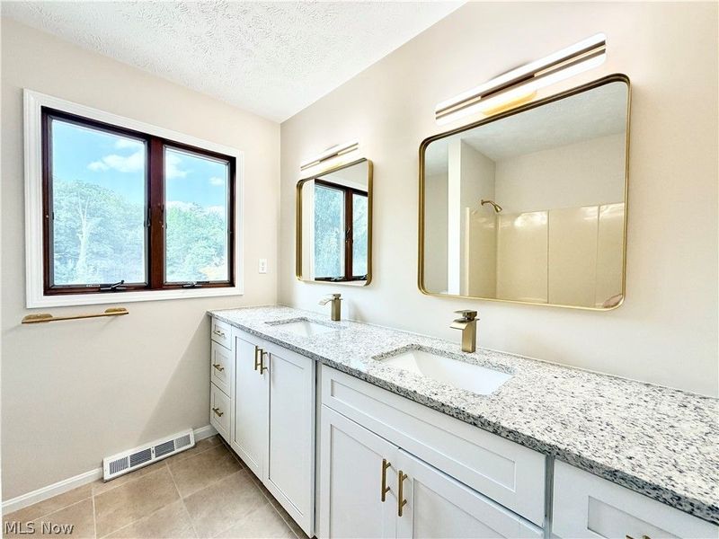 17610 Creekside Drive, Chagrin Falls, OH 44023 Photo 18