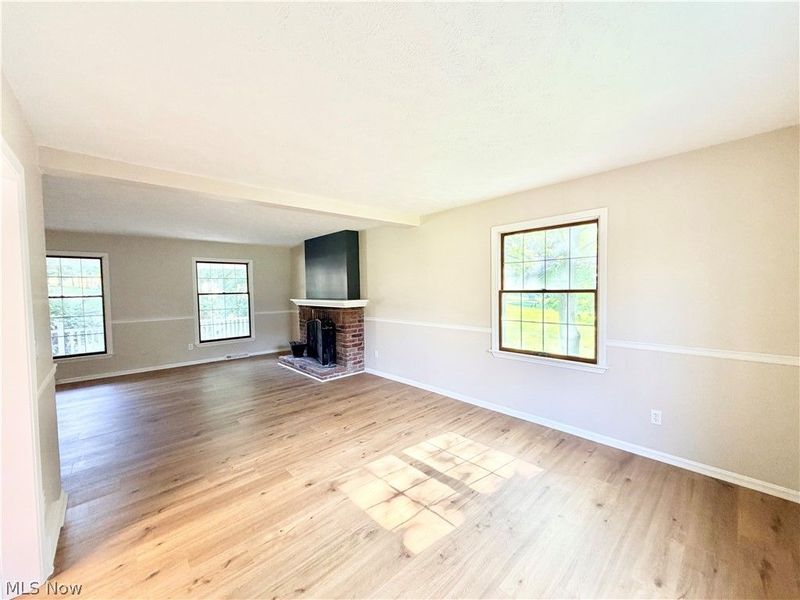 17610 Creekside Drive, Chagrin Falls, OH 44023 Photo 4