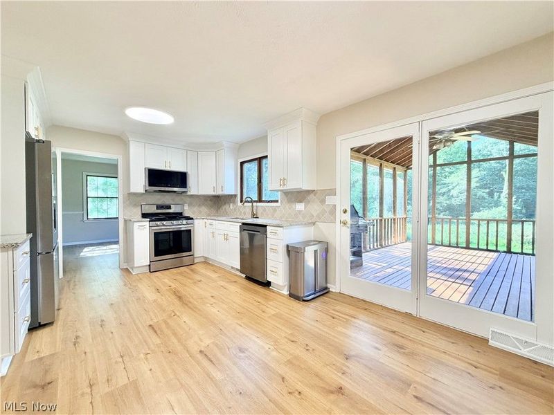 17610 Creekside Drive, Chagrin Falls, OH 44023 Photo 6
