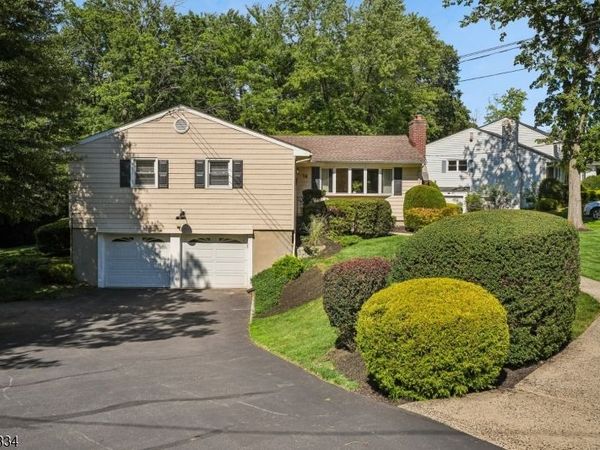 14 Burlington Rd, Berkeley Heights, NJ 07974