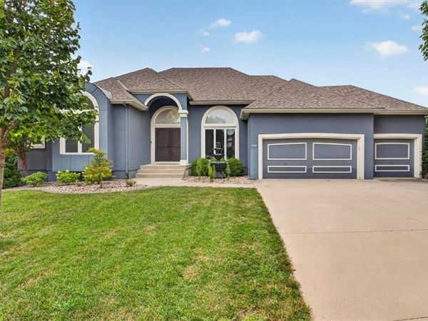 2612 SW Winterbrook Circle, Lee's Summit, MO 64081